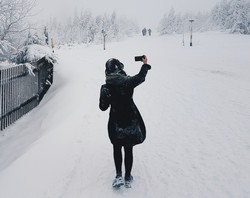 Dlaczego Twój smartfon i laptop nie powinny marznąć zimą?